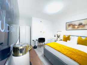 Ensuite Luxury Bedroom1 In Purfleet